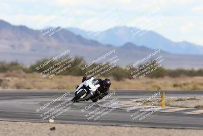 media/Nov-16-2025-Race Pace (Sun) [[8c5fa54630]]/Non Verified Riders (1st 20 Minutes)/5-Turn 15 (110pm)/